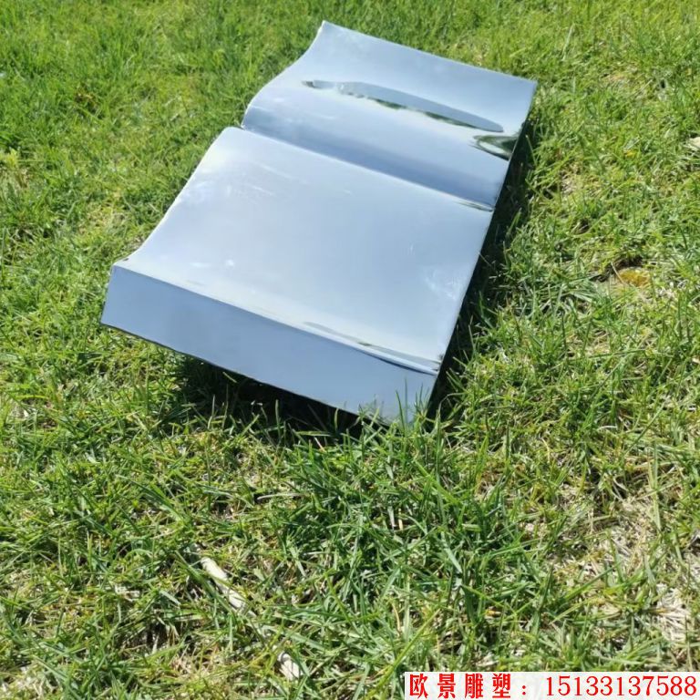 草坪不銹鋼鏡面書本雕塑，白鋼書籍雕塑4